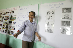 At the "Chia se Club" (Sharing Club), Da Bac village, Lien Son commune, Luong Son district, Hoa Binh province.